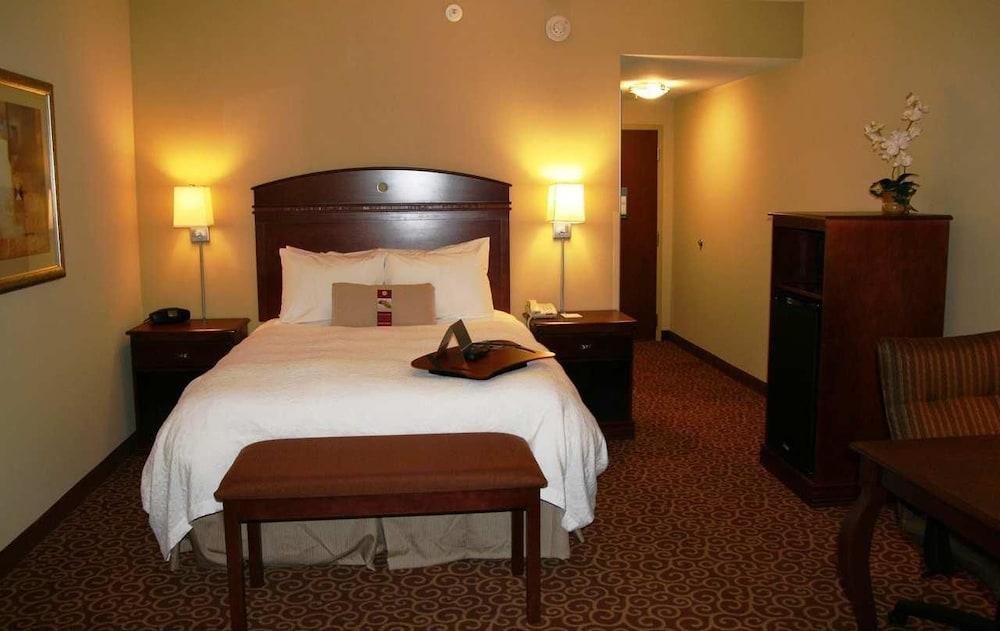 Hampton & - South Hotel
