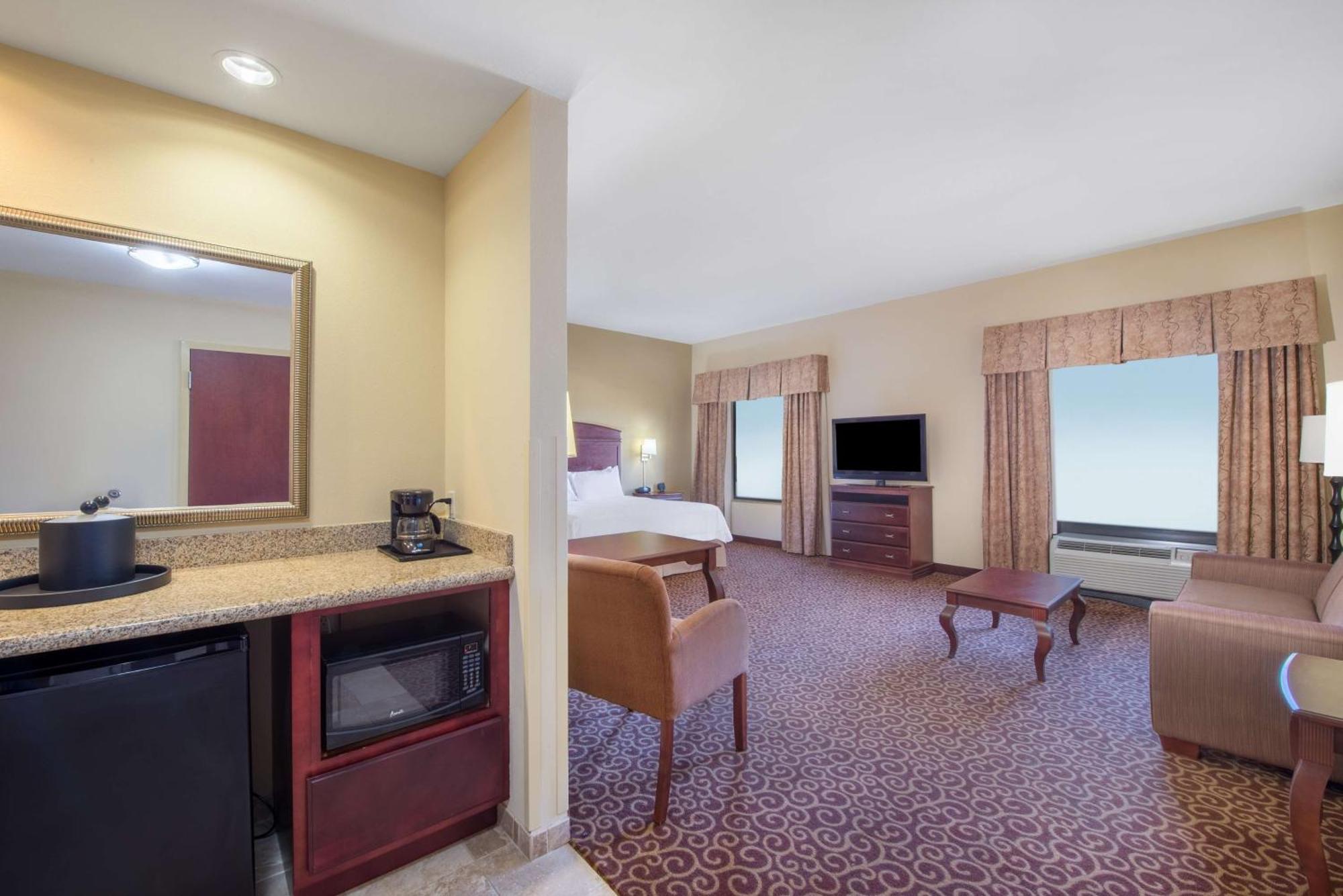 Hampton & - South Hotel Oklahoma City