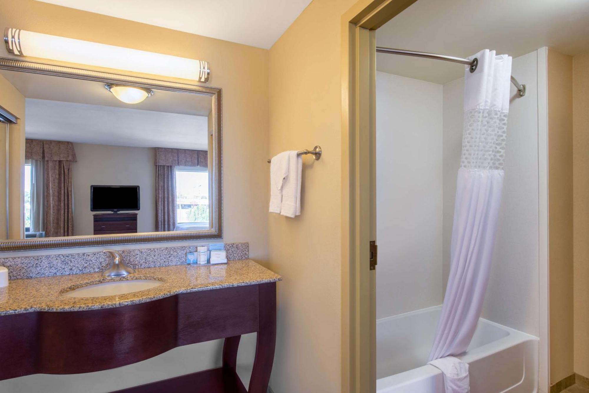 Hotel Hampton & - South Oklahoma City