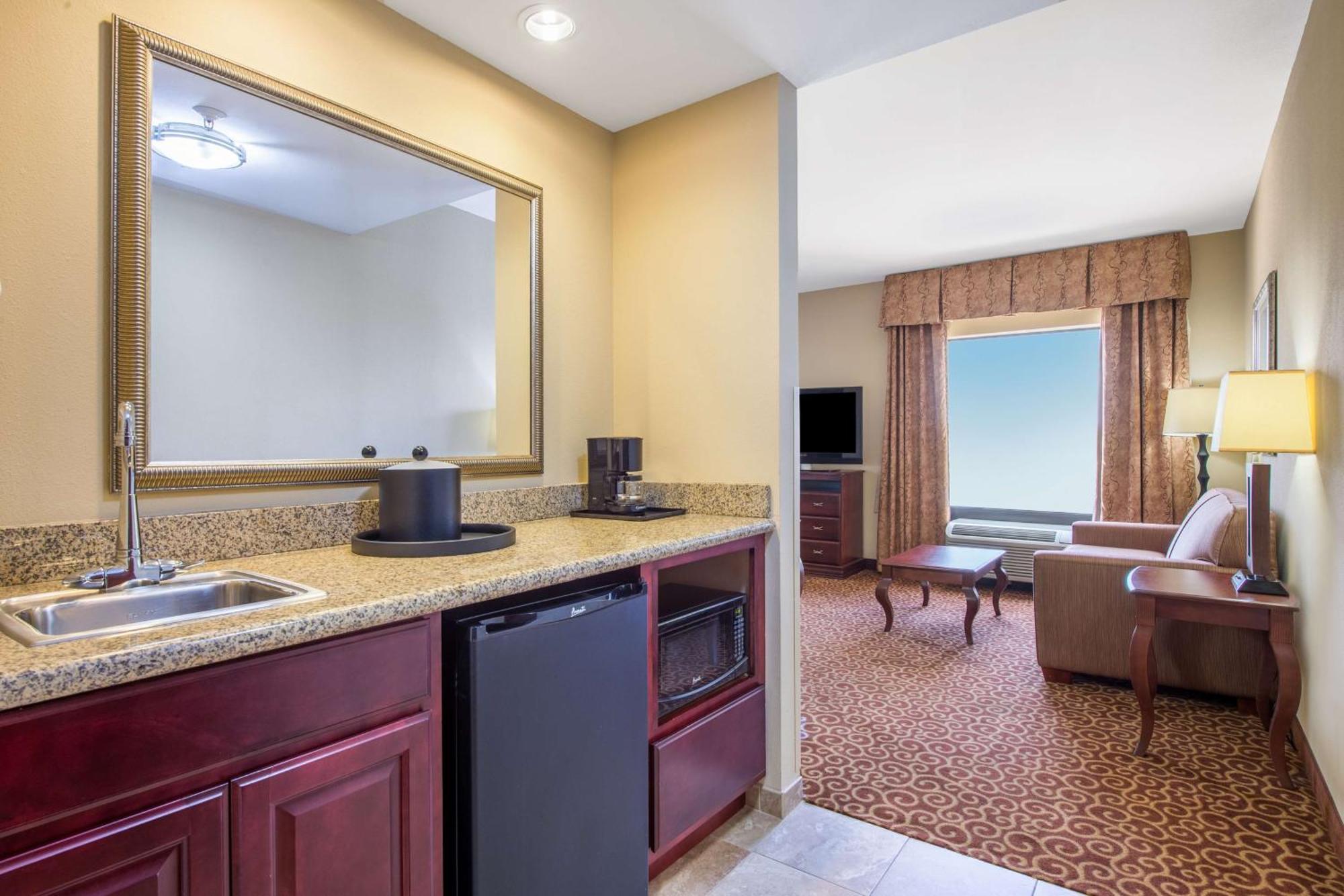 Hampton & - South Hotel Oklahoma City