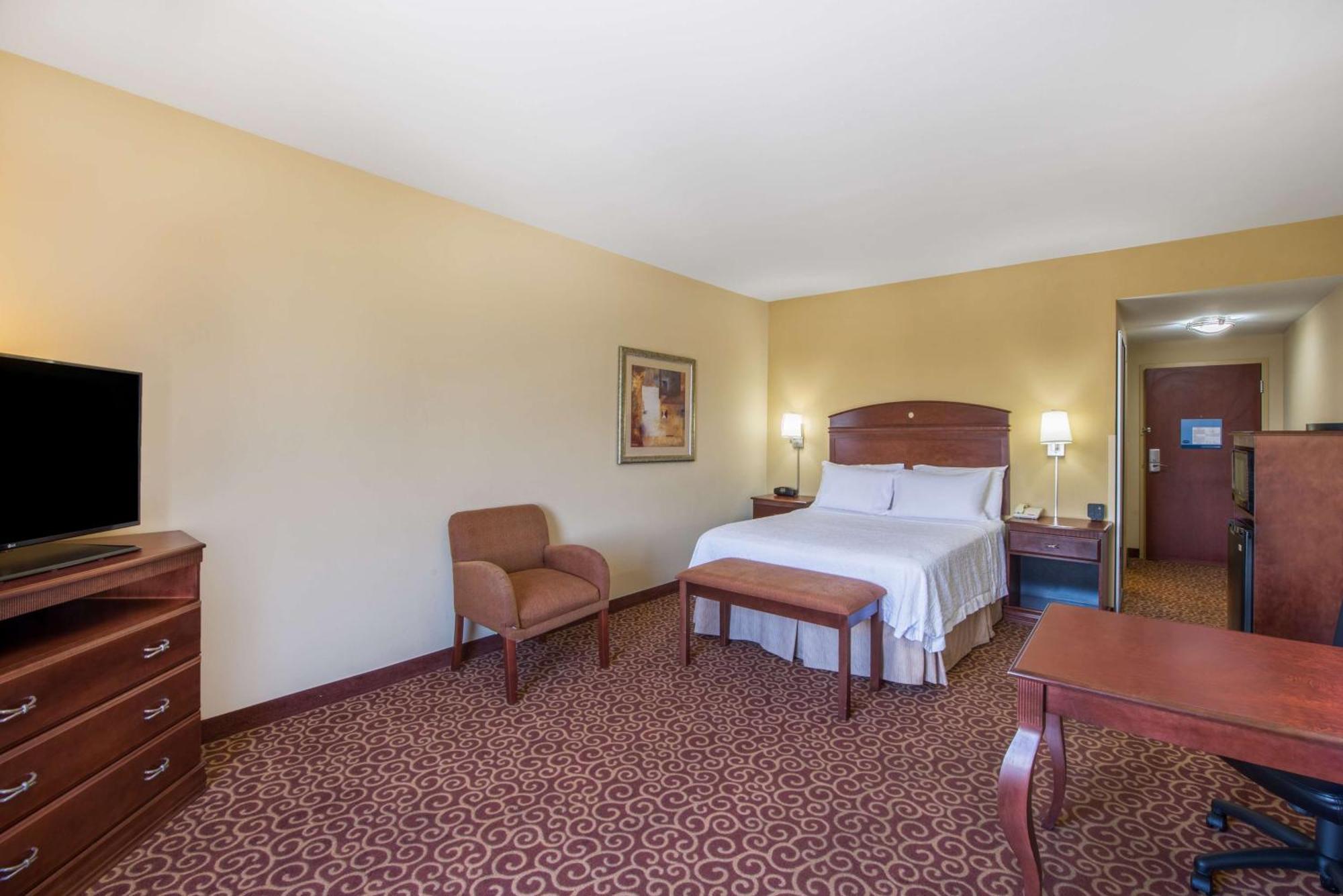 Hotel Hampton & - South Oklahoma City
